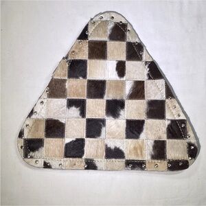 Handmade Cow hide Checkered Leather Saddle Stool 3 Legged Tripod Seat